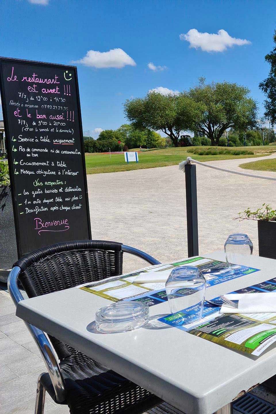 Déjeunez en toute quiétude avec vue sur le golf!